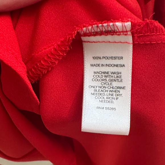 Express Vibrant Red Blouse - Picture 3 of 4